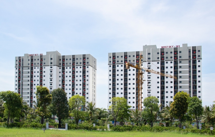 Chỉ Gần 2 Năm – 2 Tòa Cao Tầng Đã Hiện Hữu Tại West Sky, Ecogarden